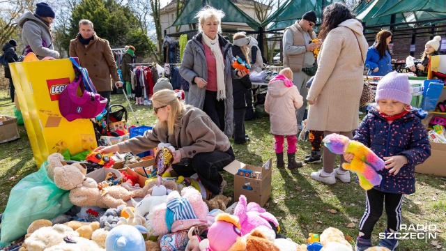 Fot. Robert Stachnik [Radio Szczecin] Charytatywny pchli targ dla chorego Adasia [WIDEO, ZDJĘCIA]