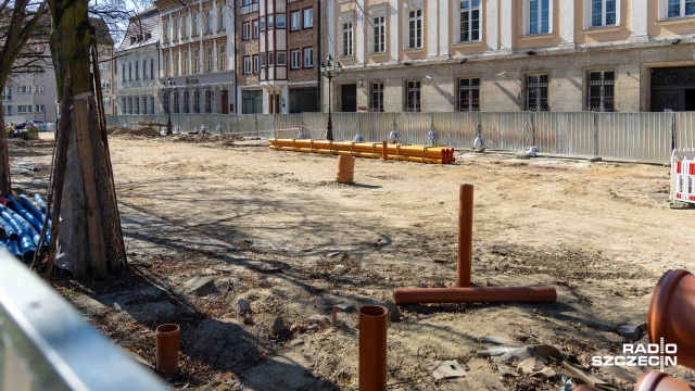 Fot. Robert Stachnik [Radio Szczecin] Poślizg przy przebudowie placu Orła Białego [WIDEO, ZDJĘCIA]