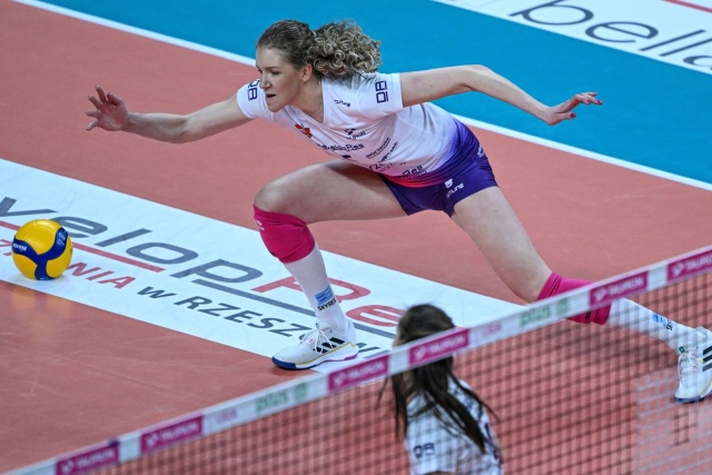 Siatkarka DevelopResu Rzeszów Agnieszka Korneluk. Fot. PAP/Darek Delmanowicz Play-off o mistrza Polski. Lotto Chemik rozpoczął od porażki [ZDJĘCIA]