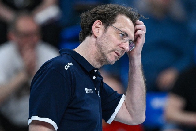 Trener siatkarek DevelopResu Rzeszów Stephane Antiga. Fot. PAP/Darek Delmanowicz Play-off o mistrza Polski. Lotto Chemik rozpoczął od porażki [ZDJĘCIA]