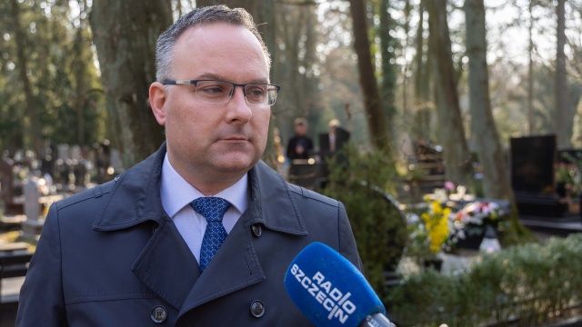 Krzysztof Męciński. Fot. Robert Stachnik [Radio Szczecin] Uroczystość upamiętnienia szczecińskiego "Sprawiedliwego wśród narodów świata" [ZDJĘCIA]