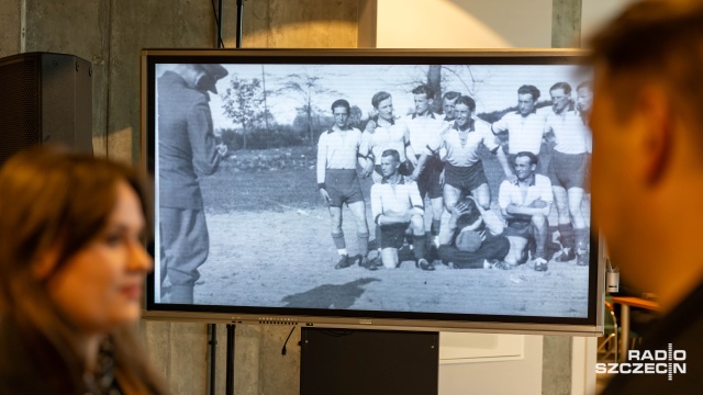 Fot. Robert Stachnik [Radio Szczecin] Piłka nożna lekiem na powojenne problemy polskiego Szczecina [ZDJĘCIA]