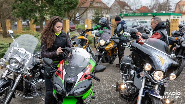 Fot. Robert Stachnik [Radio Szczecin] Motocyklowy piknik dla Adasia przy kościele w Dąbiu [WIDEO, ZDJĘCIA]