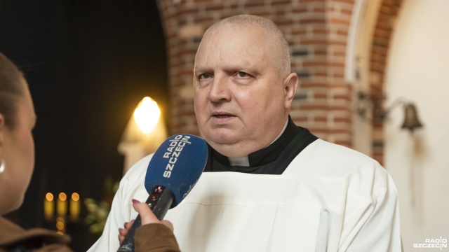 Fot. Kamila Kozioł [Radio Szczecin] Szczecinianie odwiedzają tradycyjne Groby Pańskie [WIDEO, ZDJĘCIA]