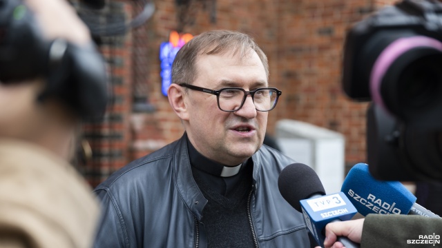 Fot. Kamila Kozioł [Radio Szczecin] Święconka Jakubowa dla ubogich. Caritas obdarował potrzebujących [WIDEO, ZDJĘCIA]