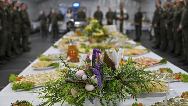 Fot. ppor. Manuela Kaczyńska Żołnierze 12. SDZ świętują daleko od domu [ZDJĘCIA]