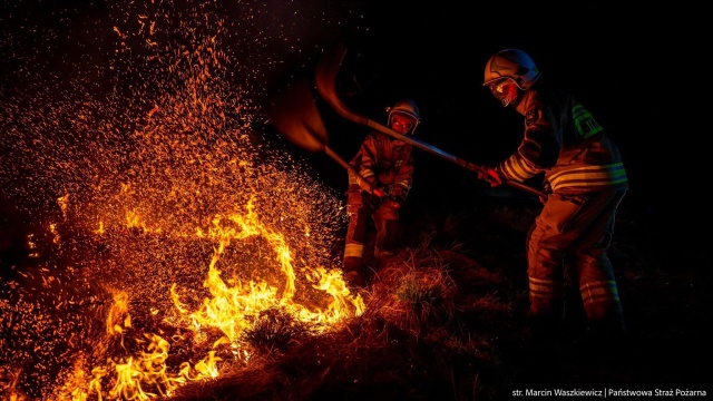 Fot. str. Marcin Waszkiewicz / Państwowa Straż Pożarna Pożar w Biebrzańskim Parku Narodowym [ZDJĘCIA]