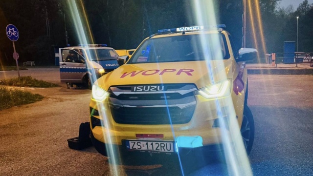 Fot. WOPR Świnoujście Auto na dnie Kanału Piastowskiego w Świnoujściu [ZDJĘCIA]