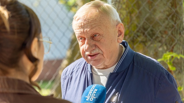 Fot. Robert Stachnik [Radio Szczecin] Pogodno. Ławki są, śmietników brak. Krytyczne opinie mieszkańców [ZDJĘCIA]