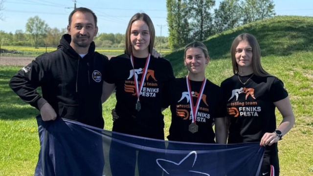 Fot. LKS Feniks PESTA Stargard Zapaśniczki Feniksa PESTY Stargard z medalami MP [ZDJĘCIA]