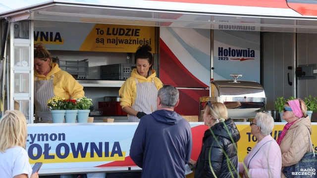 Fot. Przemysław Polanin [Radio Szczecin] Nauka pierwszej pomocy na wiecu wyborczym