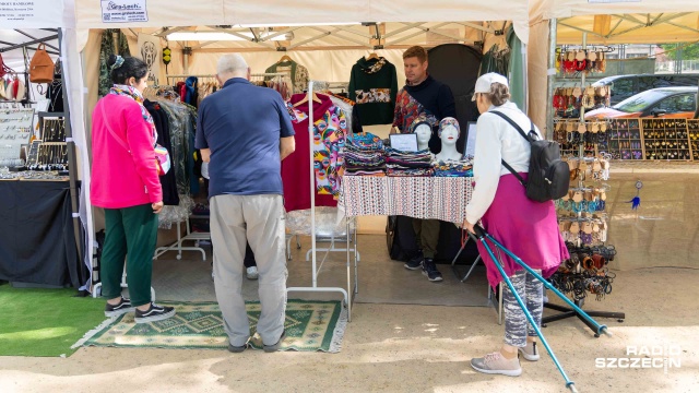 Fot. Robert Stachnik [Radio Szczecin] Święto zapachów i smaków. Tłumy na szczecińskim jarmarku [WIDEO, ZDJĘCIA]