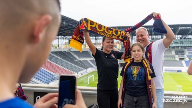 Fot. Robert Stachnik [Radio Szczecin] "Ja sobie popłaczę, a kibice, którzy są od tylu lat z Pogonią, oby doczekali..." [WIDEO, ZDJĘCIA]