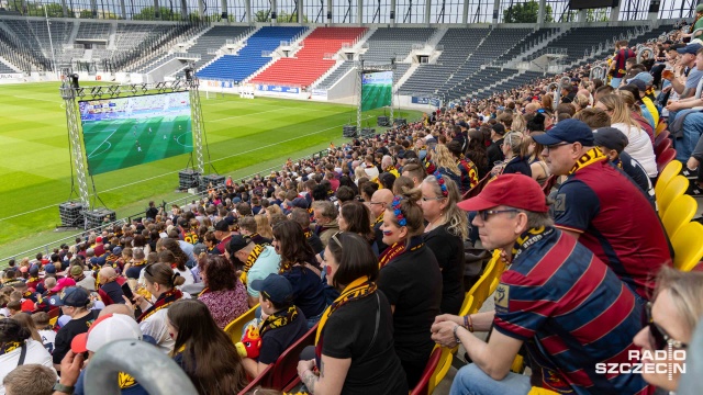 Fot. Robert Stachnik [Radio Szczecin] "Ja sobie popłaczę, a kibice, którzy są od tylu lat z Pogonią, oby doczekali..." [WIDEO, ZDJĘCIA]