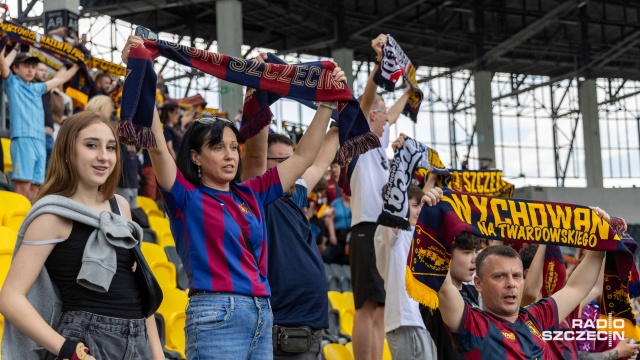 Fot. Robert Stachnik [Radio Szczecin] "Ja sobie popłaczę, a kibice, którzy są od tylu lat z Pogonią, oby doczekali..." [WIDEO, ZDJĘCIA]