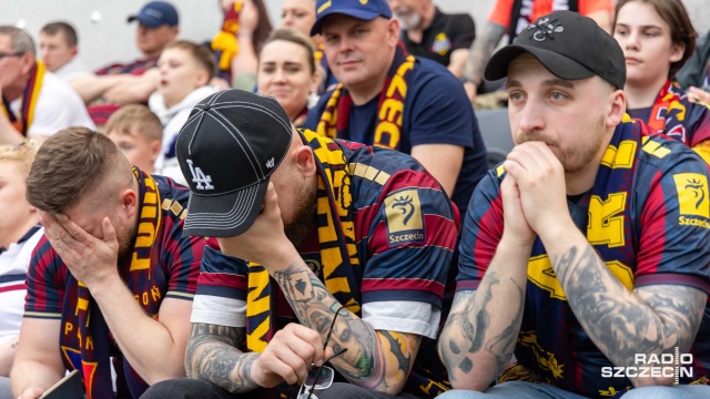Fot. Robert Stachnik [Radio Szczecin] "Ja sobie popłaczę, a kibice, którzy są od tylu lat z Pogonią, oby doczekali..." [WIDEO, ZDJĘCIA]