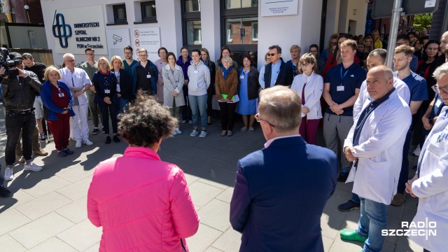 Fot. Robert Stachnik [Radio Szczecin] Minuta ciszy szczecińskiej służby zdrowia dla zabitego w Krakowie lekarza [WIDEO, ZDJĘCIA]