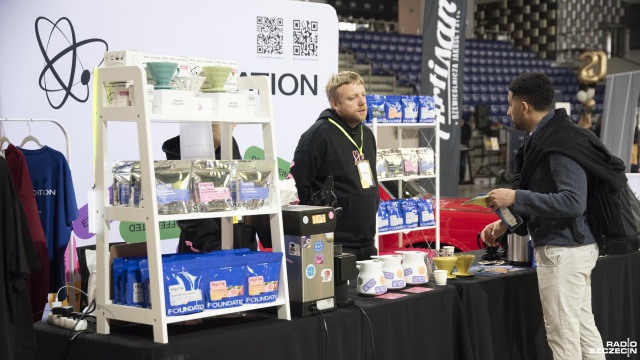 Fot. Kamila Kozioł [Radio Szczecin] "Wstawiamy do ekspresu i puszczamy magię". Trwa festiwal kawy [WIDEO, ZDJĘCIA]