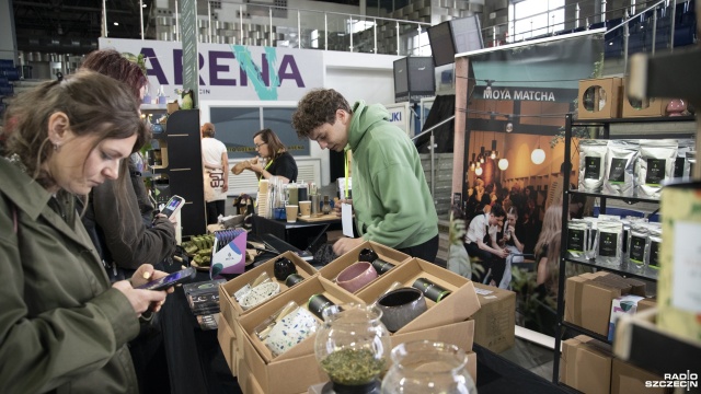 Fot. Kamila Kozioł [Radio Szczecin] "Wstawiamy do ekspresu i puszczamy magię". Trwa festiwal kawy [WIDEO, ZDJĘCIA]