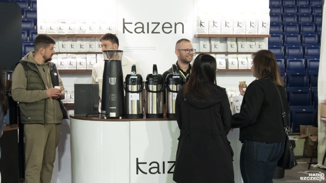 Fot. Kamila Kozioł [Radio Szczecin] "Wstawiamy do ekspresu i puszczamy magię". Trwa festiwal kawy [WIDEO, ZDJĘCIA]