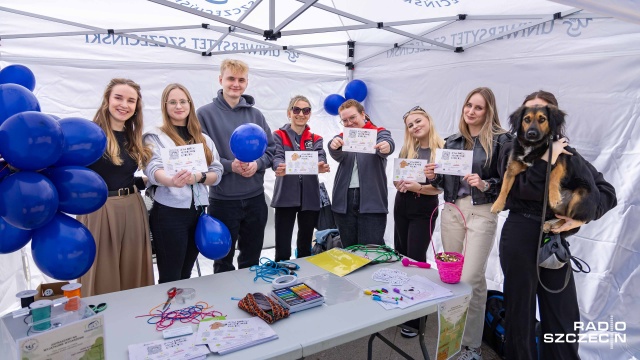 Fot. Robert Stachnik [Radio Szczecin] Zbiórka dla bezdomnych zwierząt na Jasnych Błoniach [WIDEO, ZDJĘCIA]