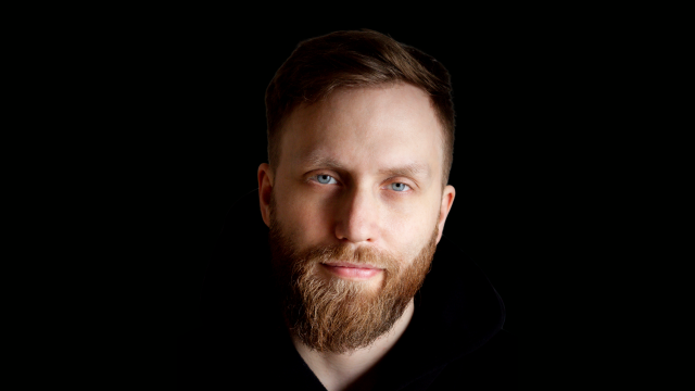 Nikola Kołodziejczyk. Fot. Materiały prasowe Filharmonii im. Mieczysława Karłowicza w Szczecinie Premiera albumu „Budyń o smaku Mickiewicza” w Złotej Sali Filharmonii [ZDJĘCIA]