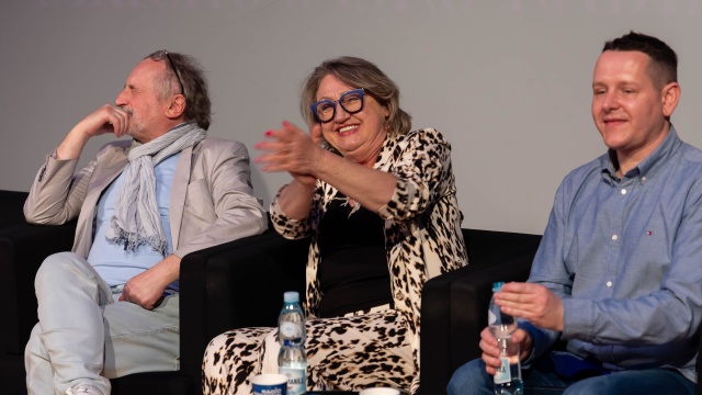 Fot. Robert Stachnik [Radio Szczecin] Premiera "Szekspira w Klubie Seniora". Widzowie: Chwytamy dzień. Duchem jesteśmy młodzi [WIDEO, ZDJĘCIA]