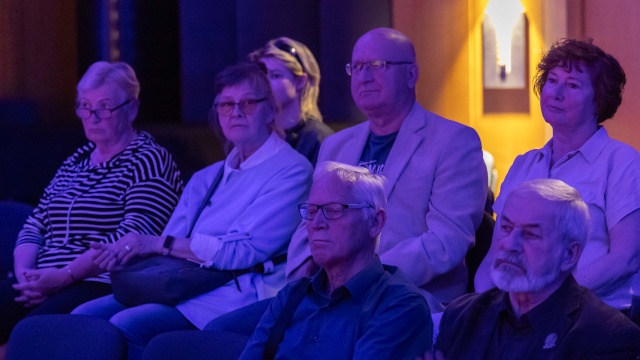 Fot. Robert Stachnik [Radio Szczecin] Premiera "Szekspira w Klubie Seniora". Widzowie: Chwytamy dzień. Duchem jesteśmy młodzi [WIDEO, ZDJĘCIA]