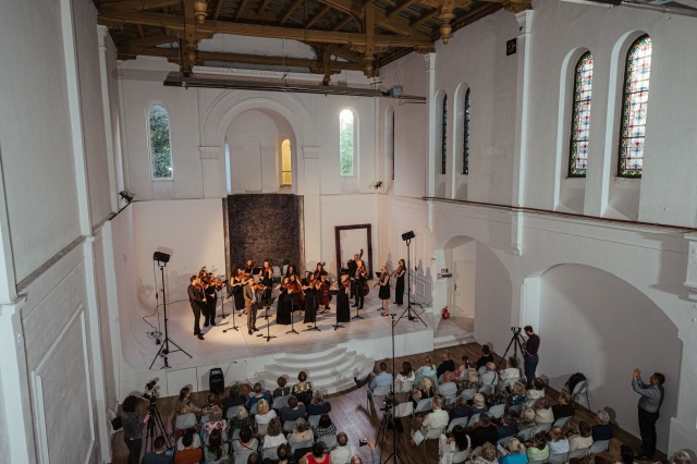 Baltic Neopolis Orchestra w sali koncertowej "Dobre Studio" w Szczecinie przy ul. Wawrzyniaka 7f. Fot. Materiały prasowe BNO W studiu koncertowym Radia Szczecin trwają próby do prapremiery dzieła Janusza Stalmierskiego [ZDJĘCIA]