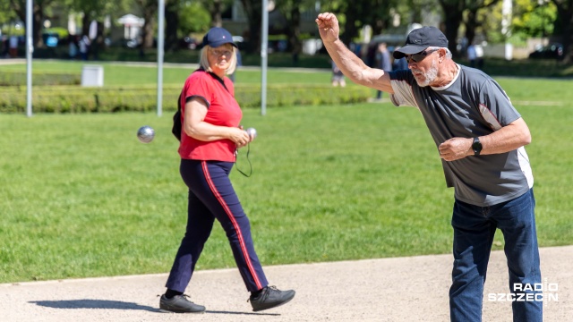 Fot. Robert Stachnik [Radio Szczecin] Seniorzy grają w bule. "Rajcuje mnie to bardzo" [WIDEO, ZDJĘCIA]
