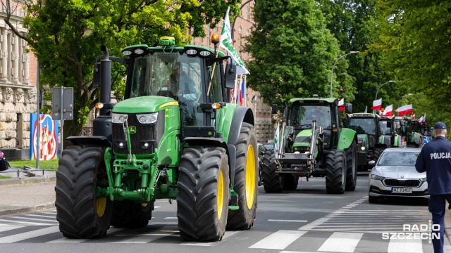 Fot. Robert Stachnik [Radio Szczecin] Rolnicy protestowali na ulicach Szczecina [WIDEO, ZDJĘCIA]