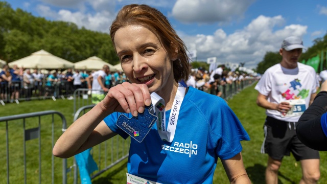 Fot. Robert Stachnik [Radio Szczecin] Sztafety biegają po Jasnych Błoniach i Parku Kasprowicza [WIDEO, ZDJĘCIA]