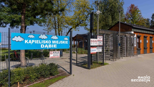 Fot. Robert Stachnik [Radio Szczecin] Arkonka rozpoczyna sezon, na Dąbiu czerwona flaga [WIDEO, ZDJĘCIA]