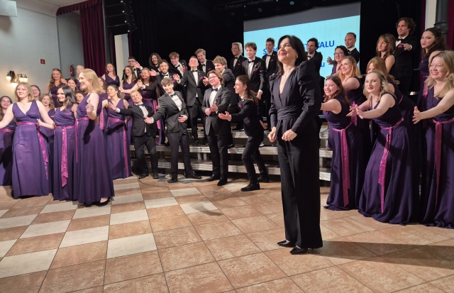 Chór Uniwersytetu Warszawskiego pod dyrekcją Iriny Bogdanovich. Fot. Dorota Zamolska [Radio Szczecin] Chór Akademicki UW zamknął przesłuchania konkursowe Międzynarodowego Festiwalu im. prof. Jana Szyrockiego [ZDJĘCIA]