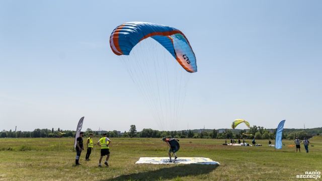 Fot. Kamila Kozioł [Radio Szczecin] Paralotniarze walczą o mistrzowski tytuł [WIDEO, ZDJĘCIA]
