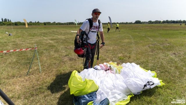 Fot. Kamila Kozioł [Radio Szczecin] Paralotniarze walczą o mistrzowski tytuł [WIDEO, ZDJĘCIA]