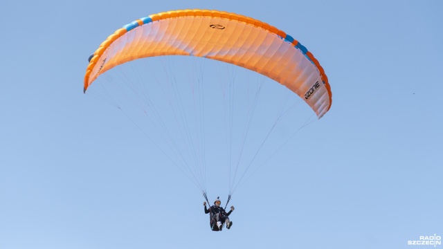 Fot. Kamila Kozioł [Radio Szczecin] Paralotniarze walczą o mistrzowski tytuł [WIDEO, ZDJĘCIA]