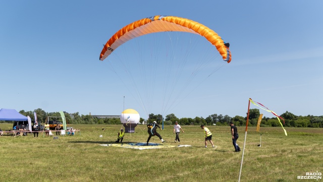 Fot. Kamila Kozioł [Radio Szczecin] Paralotniarze walczą o mistrzowski tytuł [WIDEO, ZDJĘCIA]