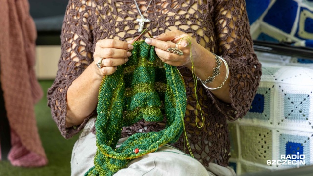 Fot. Robert Stachnik [Radio Szczecin] Dzień dziergania w Ogrodach Śródmieście [WIDEO, ZDJĘCIA]