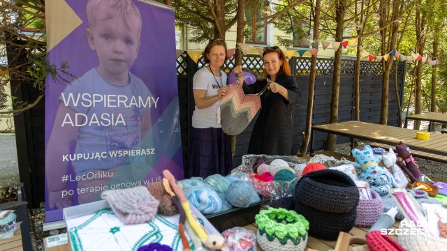 Fot. Robert Stachnik [Radio Szczecin] Dzień dziergania w Ogrodach Śródmieście [WIDEO, ZDJĘCIA]