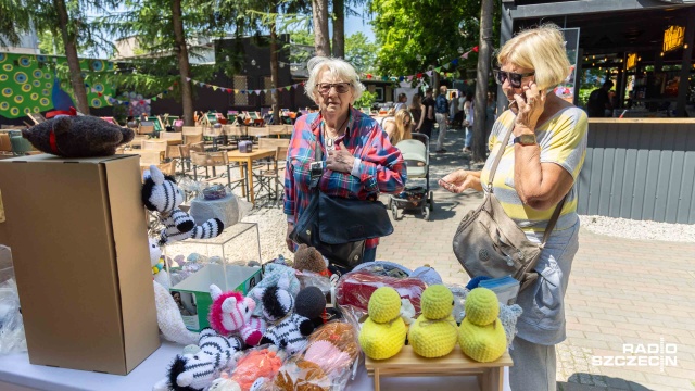 Fot. Robert Stachnik [Radio Szczecin] Dzień dziergania w Ogrodach Śródmieście [WIDEO, ZDJĘCIA]