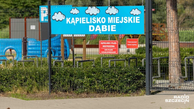 Kąpielisko Dąbie.Fot. Robert Stachnik [Radio Szczecin] Szczecińskie kąpieliska otwarte, na jednym czerwona flaga [ZDJĘCIA, WIDEO]