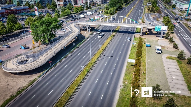 Fot. Szczecińskie Inwestycje Miejskie Kładka w barwach Floating Garden ukończona [ZDJĘCIA]