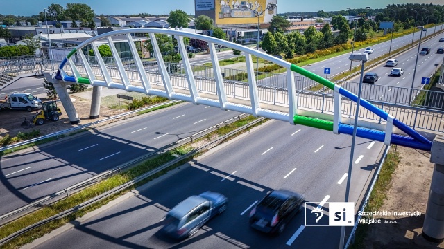Fot. Szczecińskie Inwestycje Miejskie Kładka w barwach Floating Garden ukończona [ZDJĘCIA]