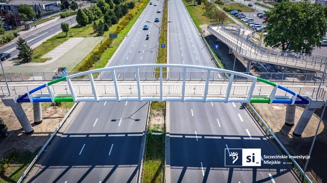 Fot. Szczecińskie Inwestycje Miejskie Kładka w barwach Floating Garden ukończona [ZDJĘCIA]