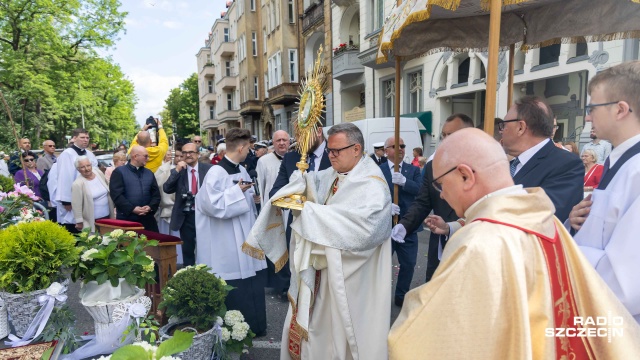 Procesja Bożego Ciała w Szczecinie. Fot. Robert Stachnik [Radio Szczecin] Procesja Bożego Ciała w Szczecinie [ZDJĘCIA]