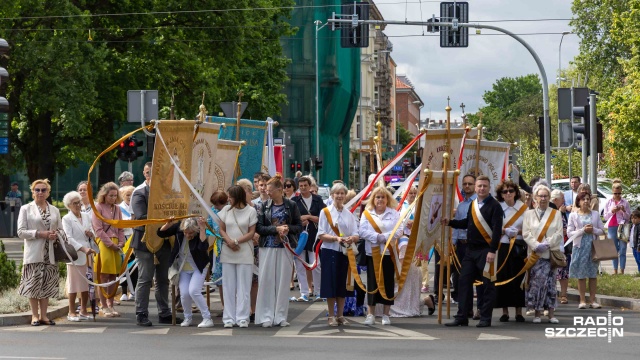 Procesja Bożego Ciała w Szczecinie. Fot. Robert Stachnik [Radio Szczecin] Procesja Bożego Ciała w Szczecinie [ZDJĘCIA]