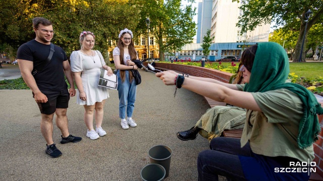 Fot. Robert Stachnik [Radio Szczecin] "Ścieżką ognia" przez Szczecin. Gra miejska przed Nocą Kupały [ZDJĘCIA]