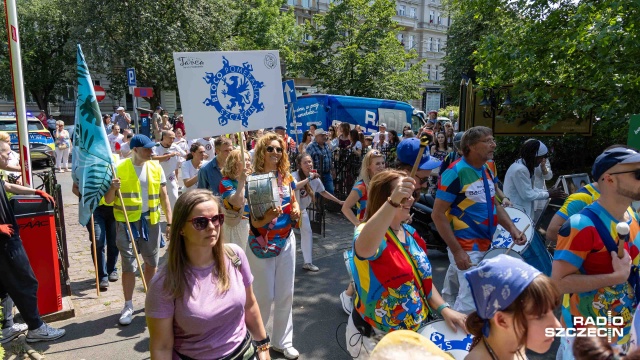 Fot. Robert Stachnik [Radio Szczecin] Kolorowa parada festiwalu tańca przeszła ulicami Szczecina [WIDEO, ZDJĘCIA]