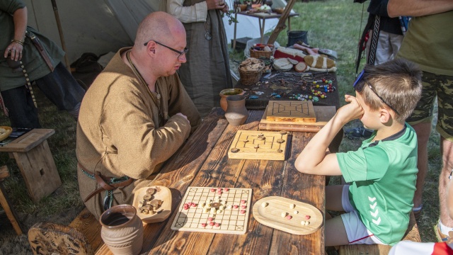 Fot. Kamila Kozioł [Radio Szczecin] Żywy ogień i oczyszczenie podczas celebracji Nocy Kupały [WIDEO, ZDJĘCIA]